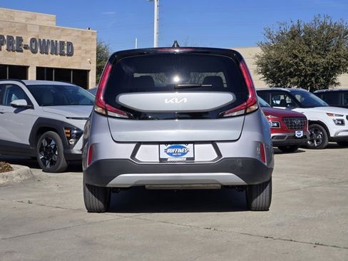 Certified 2025 Kia Soul LX image 7