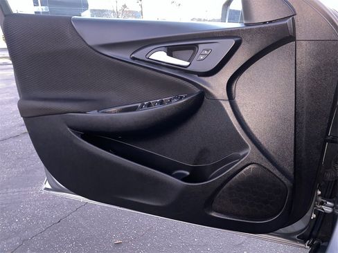 Used 2023 Chevrolet Malibu LT image 28