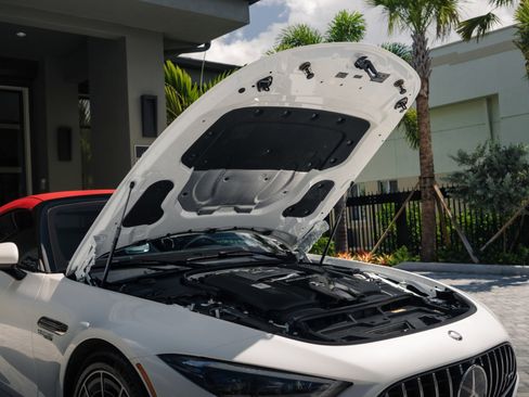 Used 2023 Mercedes-Benz SL 55 AMG 4MATIC image 40