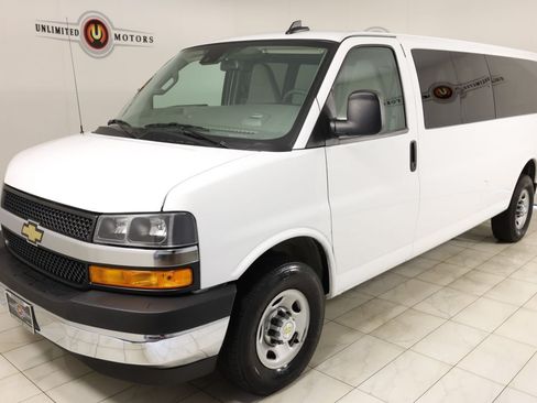 Used 2024 Chevrolet Express 3500 LT w/ LT Preferred Equipment Group RWD image 5