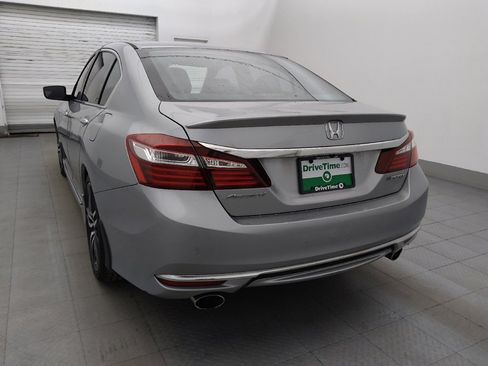 Used 2017 Honda Accord Sport image 5