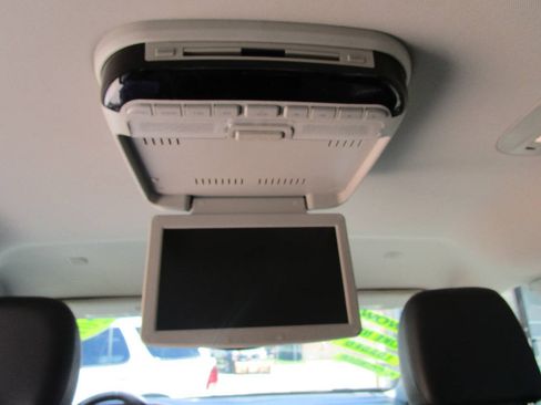 Used 2017 Chrysler Pacifica Touring-L FWD image 20