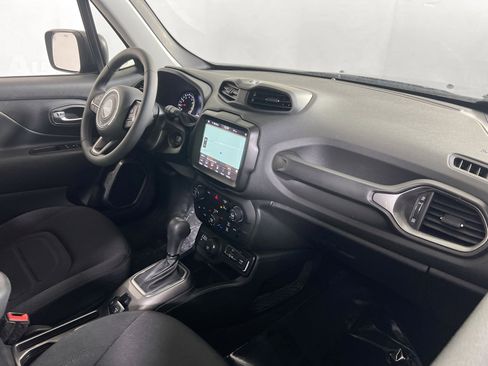 Used 2022 Jeep Renegade Latitude image 27