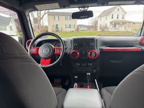 Used 2018 Jeep Wrangler Unlimited Sport S image 34