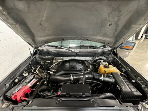 Used 2012 Ford F150 XLT w/ XLT Chrome Pkg image 9