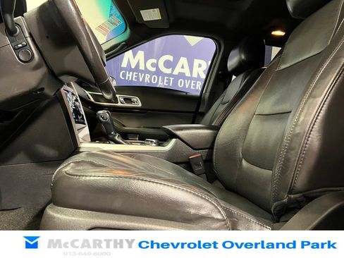 Used 2014 Ford Explorer Limited w/ Equipment Group 302A AWD/4WD image 25