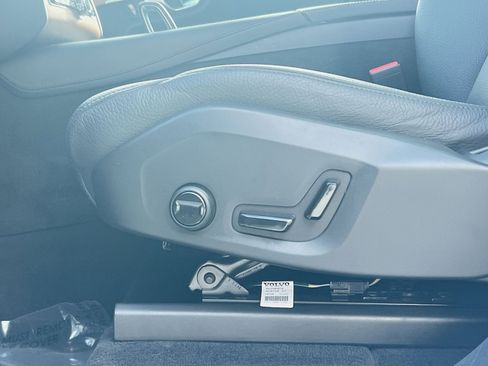Certified 2025 Volvo XC90 B6 Plus image 14