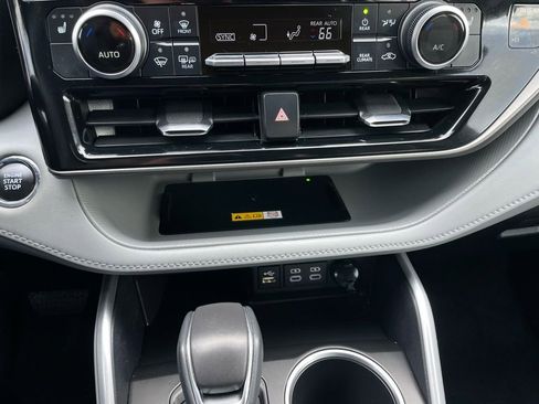 Used 2023 Toyota Highlander XLE image 20
