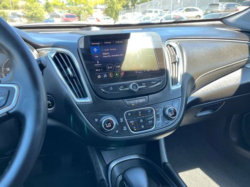 Used 2024 Chevrolet Malibu LT image 18