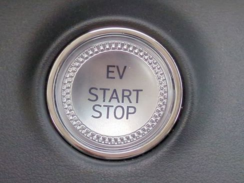 Certified 2024 Genesis Electrified GV70 Advanced image 29