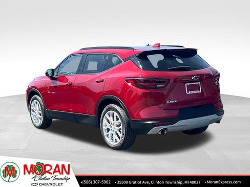 Certified 2024 Chevrolet Blazer LT w/ Convenience Package FWD image 4
