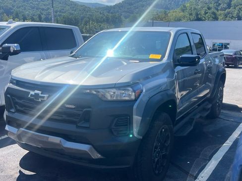 Used 2026 Chevrolet Colorado Trail Boss AWD/4WD image 3