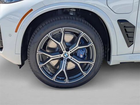 New 2026 BMW X5 xDrive50e w/ M Sport Package AWD/4WD image 9