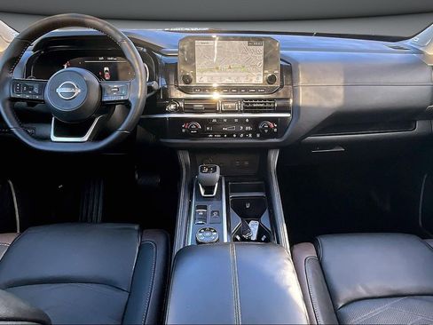 New 2025 Nissan Pathfinder Platinum w/ Cargo Package image 5