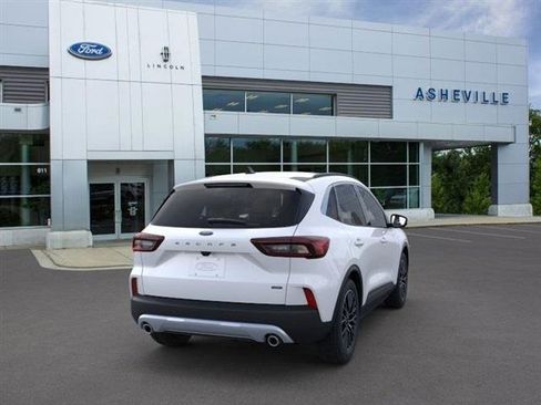 New 2024 Ford Escape SE image 8