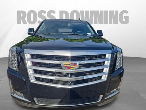 Used 2017 Cadillac Escalade Premium Luxury AWD/4WD image 2