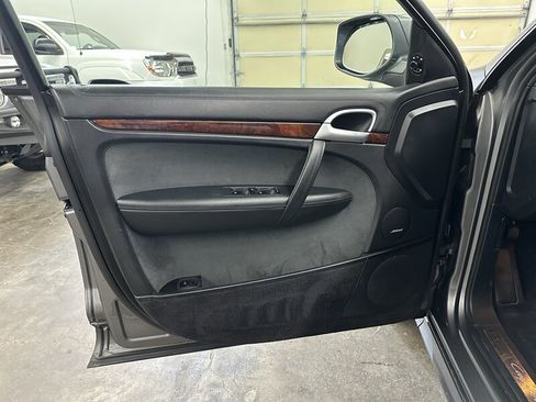 Used 2009 Porsche Cayenne GTS AWD/4WD image 36