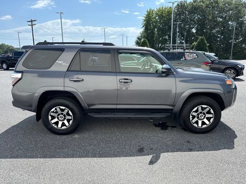Used 2020 Toyota 4Runner TRD Off-Road Premium AWD/4WD image 8
