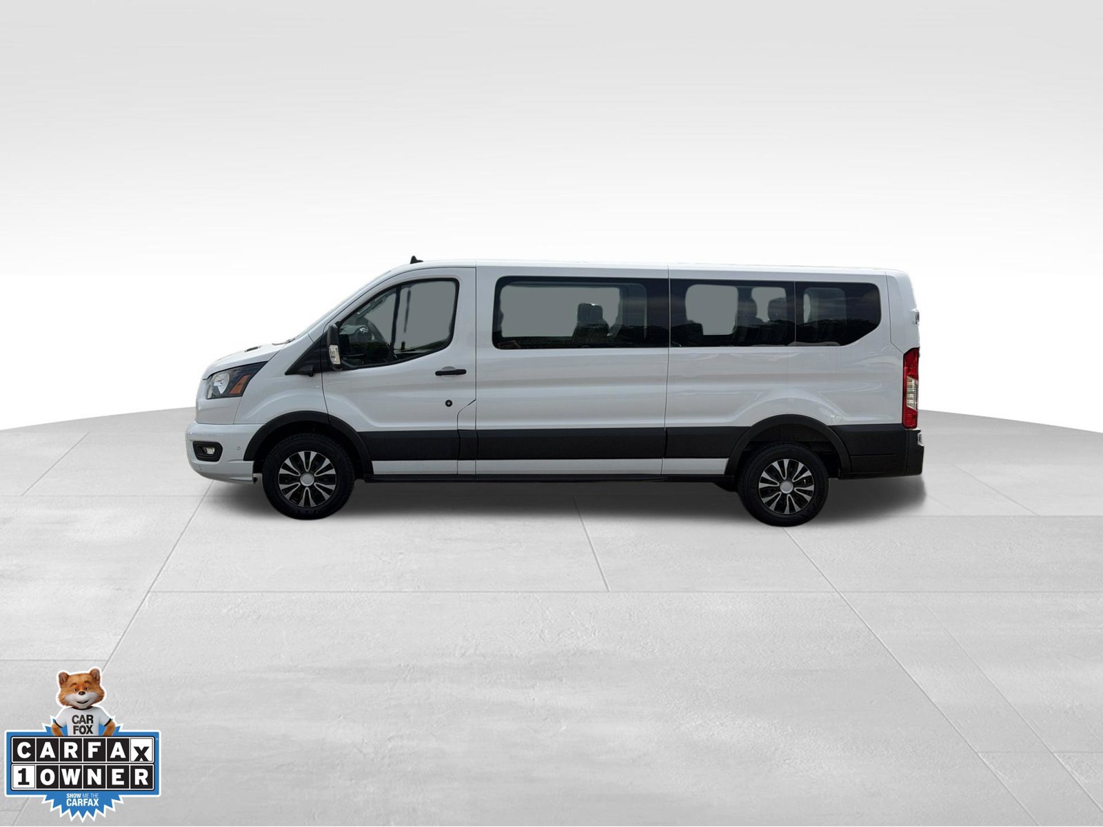 Used 2023 Ford Transit 350 XLT RWD image 3