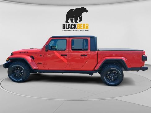 Used 2024 Jeep Gladiator Sport AWD/4WD image 6