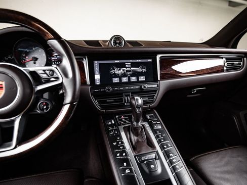 Used 2020 Porsche Macan S AWD/4WD image 19
