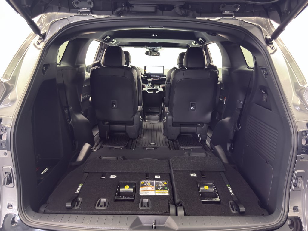 Used 2026 Toyota Sienna XSE AWD/4WD image 45