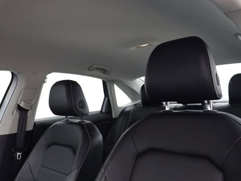 Certified 2022 Volkswagen Jetta SE image 12