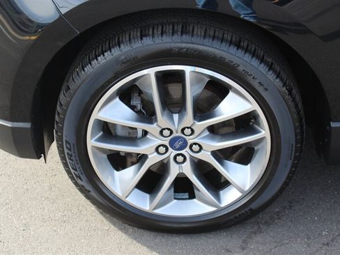 Used 2017 Ford Edge Titanium w/ Equipment Group 301A AWD/4WD image 26