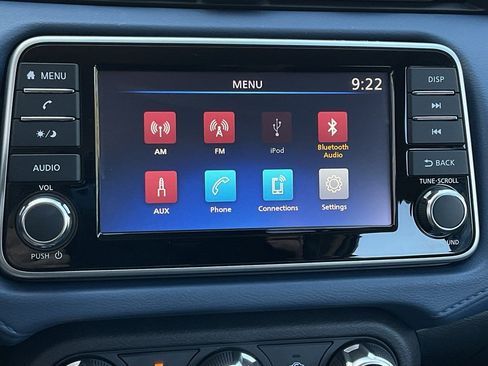 Used 2025 Nissan Versa SV image 29