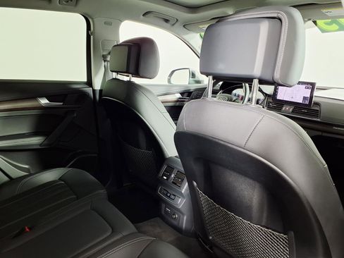 Used 2022 Audi Q5 Premium Plus image 11