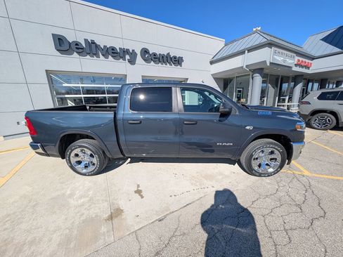 New 2026 RAM 1500 Big Horn AWD/4WD image 5