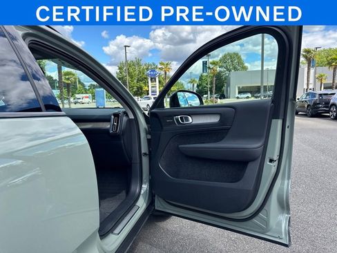 Used 2023 Volvo XC40 B5 Plus w/ Protection Package Premier AWD/4WD image 19