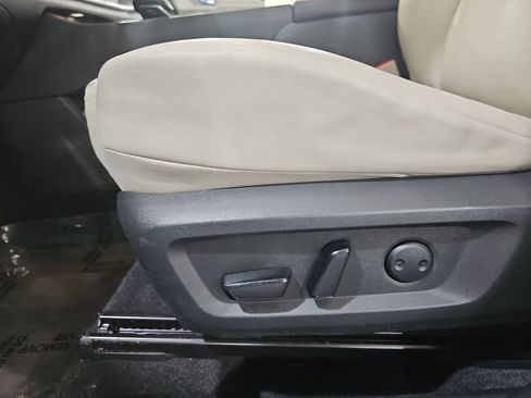 Used 2021 Nissan Rogue SV AWD/4WD image 35