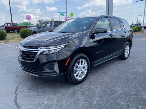 Used 2023 Chevrolet Equinox LT w/ Driver Convenience Package FWD image 3