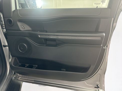 Used 2023 Ford Expedition Max XLT image 35