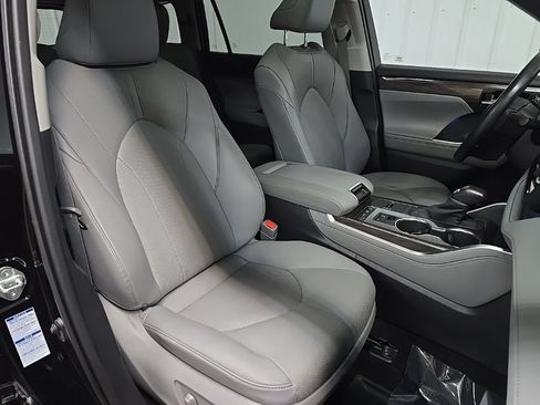 Used 2020 Toyota Highlander Limited AWD/4WD image 15