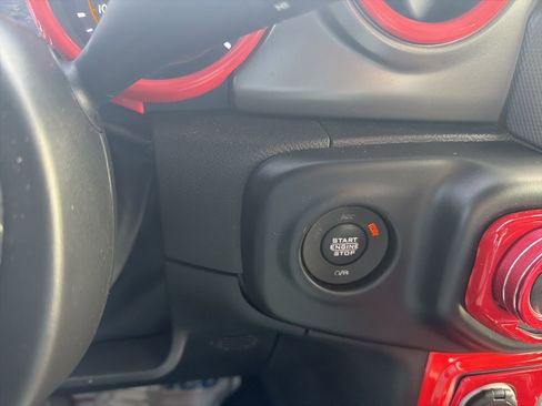 Used 2022 Jeep Gladiator Sport image 17