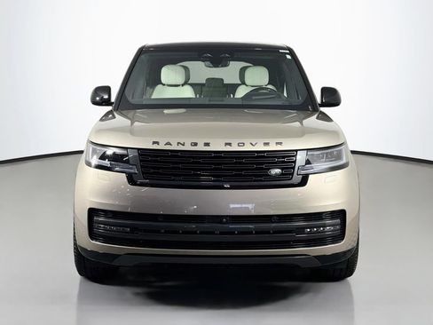 Used 2025 Land Rover Range Rover SE AWD/4WD image 2