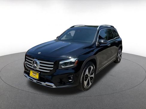 Used 2025 Mercedes-Benz GLB 250 4MATIC image 7