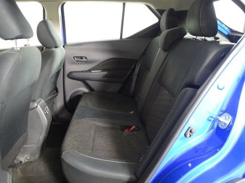 Used 2023 Nissan Kicks SV FWD image 11
