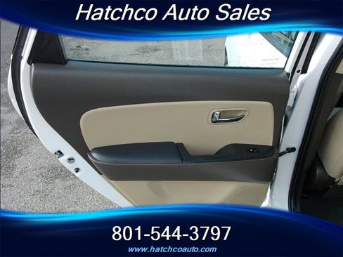 Used 2010 Hyundai Elantra GLS image 18