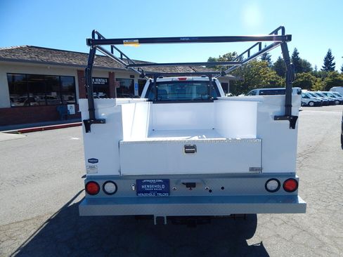 Used 2022 Ford F250 XL w/ Power Equipment Group RWD image 6