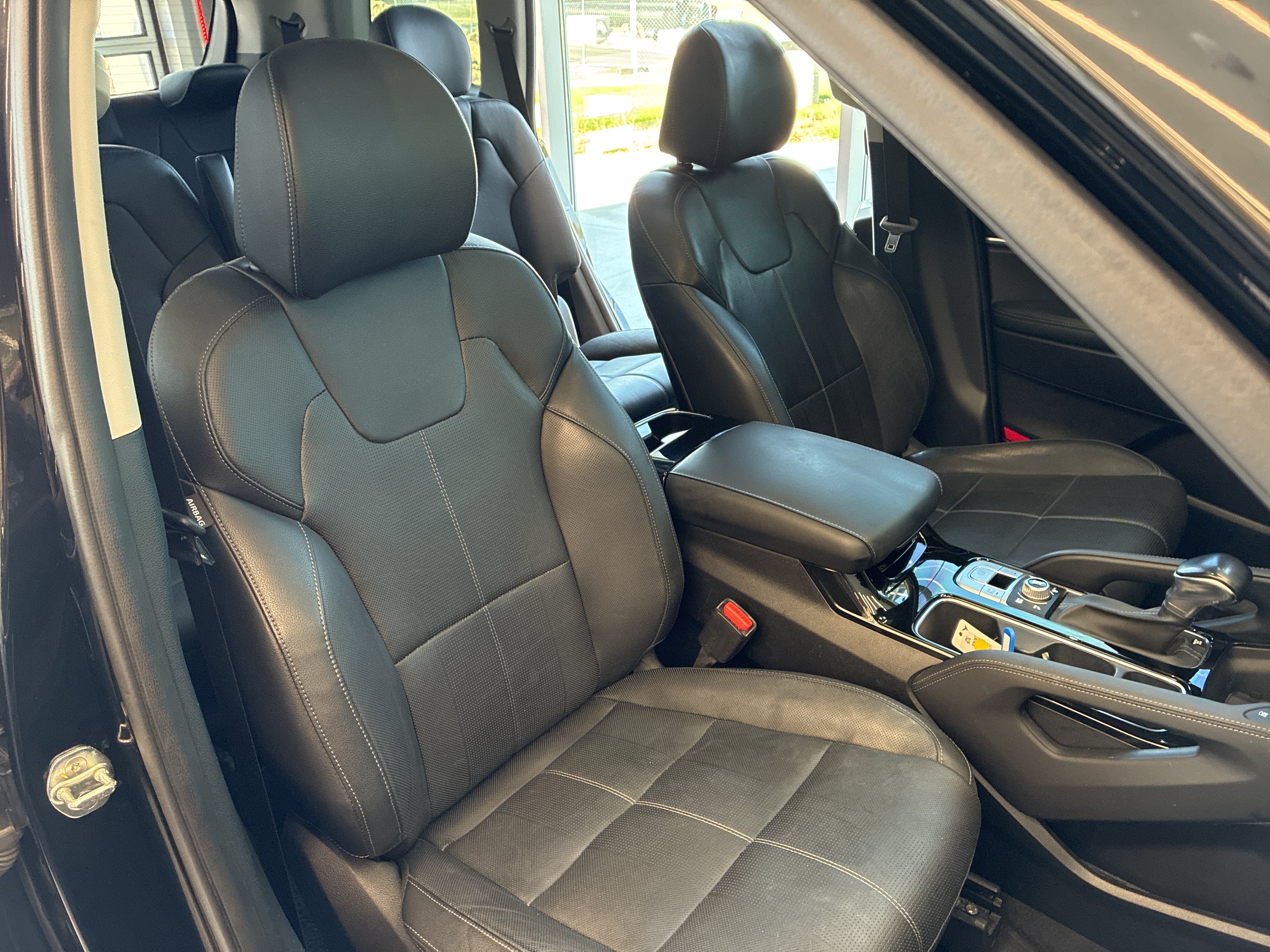 Certified 2022 Kia Telluride EX w/ EX Premium Package AWD/4WD image 15