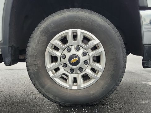 Used 2025 Chevrolet Silverado 2500 LT w/ Safety Package AWD/4WD image 5