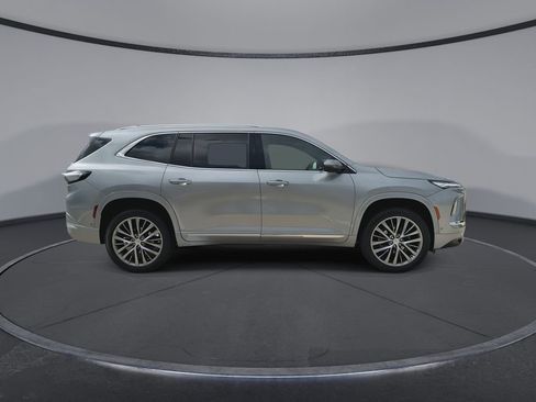 Used 2025 Buick Enclave Avenir w/ Super Cruise Package FWD image 2