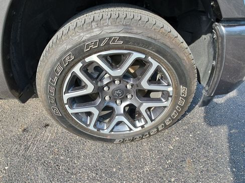 Used 2025 RAM 1500 Laramie w/ Sport Appearance Package AWD/4WD image 9