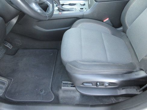 Used 2018 Chevrolet Traverse LT FWD image 21