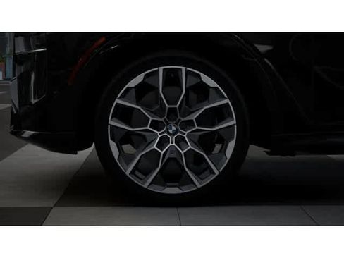 New 2027 BMW X7 xDrive40i w/ Executive Package AWD/4WD image 7