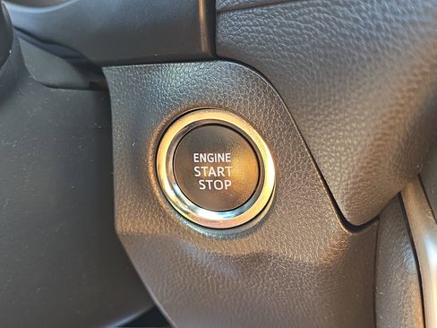 Used 2019 Toyota RAV4 XLE image 31