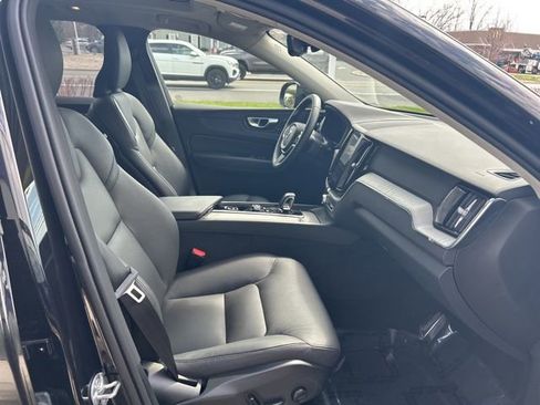 Certified 2025 Volvo XC60 B5 Plus image 15